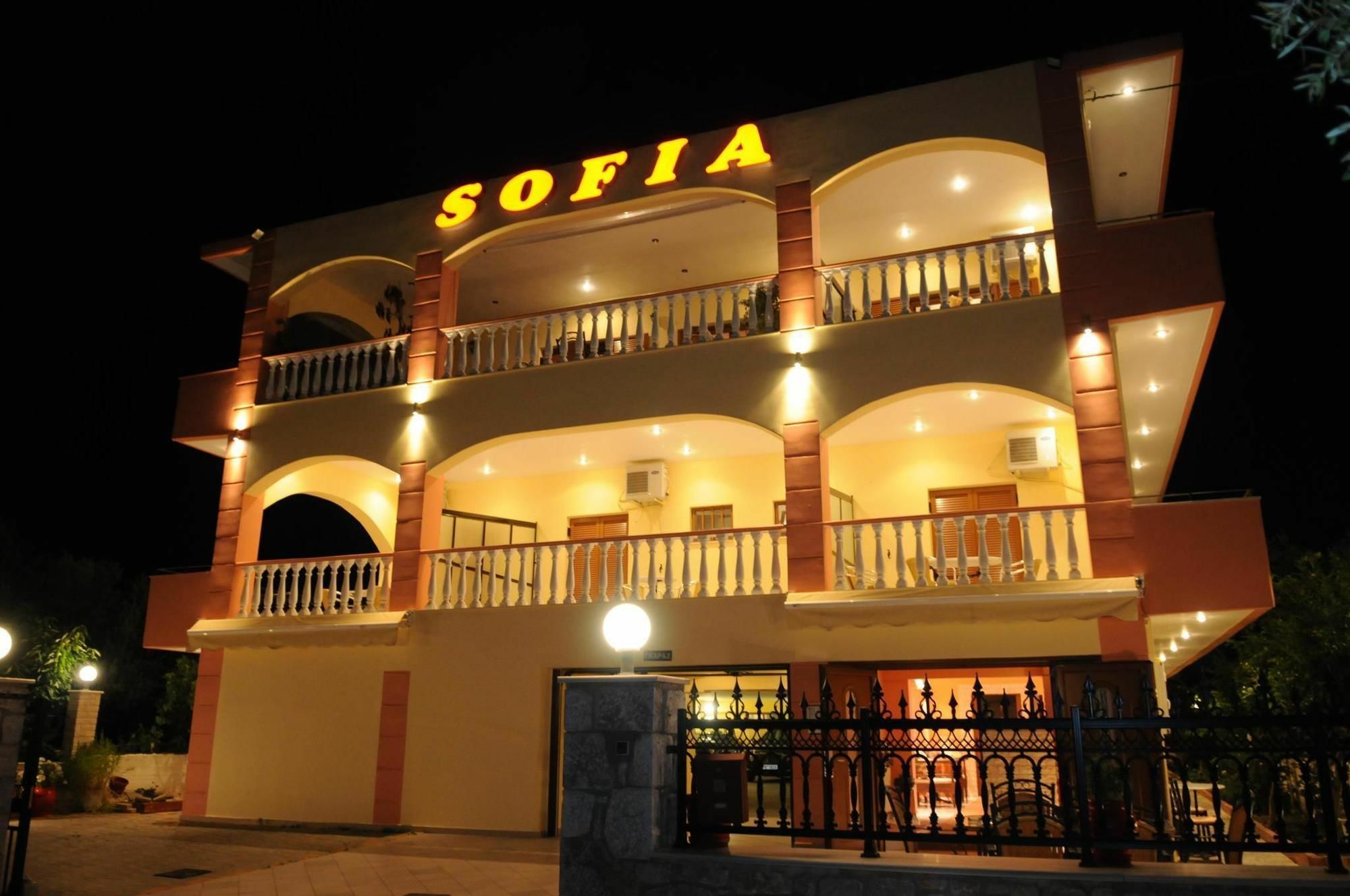 Sofia Apartments Mavrovoúnion 외부 사진